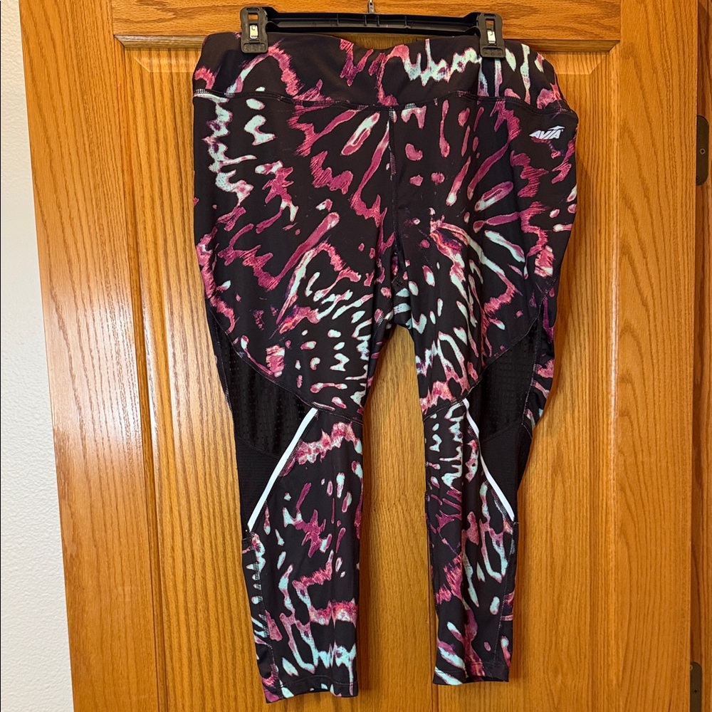 Stylish Women’s workout Bottoms in Black and Pink